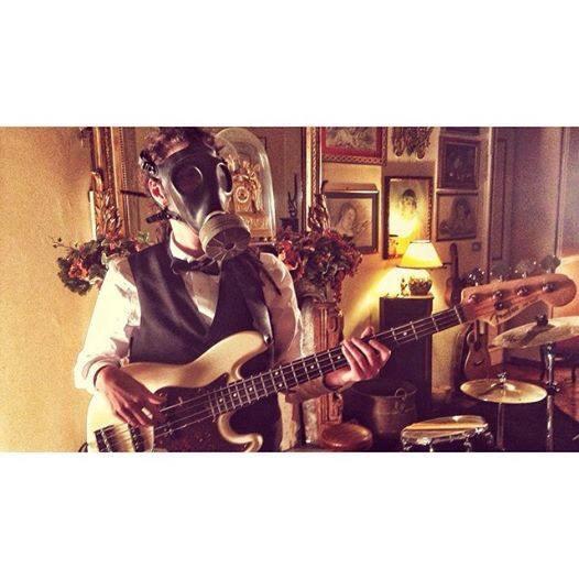 funkshuiproject's tweet photo. Non siamo gli Slipknot ma neanche i Baroni del liscio - spoiler #2
#funkshuiproject #fsp #greyladder http://t.co/7twJK4wllH