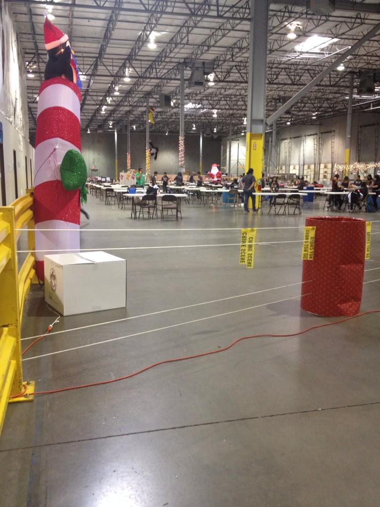 BrownSanta1's tweet photo. Decker Middle school kids love wrapping and eating popcorn at the @BrownSanta1 warehouse! @KVUE @myFOXsxsw http://t.co/q1E441l78E