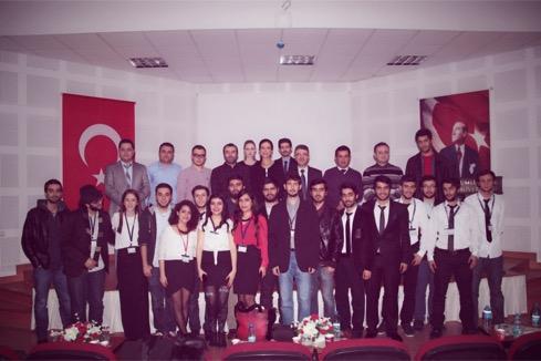 zeyneppayrim's tweet photo. #e2md #koordinasyonekibi #ellerimizesağlık #dpüieee 💪👏👍 http://t.co/VOKdPWn1in