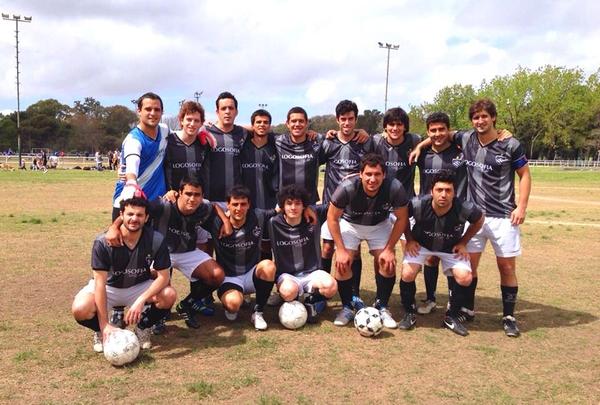 #Socialesbicampeón invicto #interfacultades2014 <a href="/UBADeportes/">UBA Deportes</a> <a href="/CulturaSociales/">Dirección de Cultura - Sociales (UBA)</a> <a href="/ubasociales/">UBA Sociales | #FSOC #UBA</a> Vamos Sociales !!!!