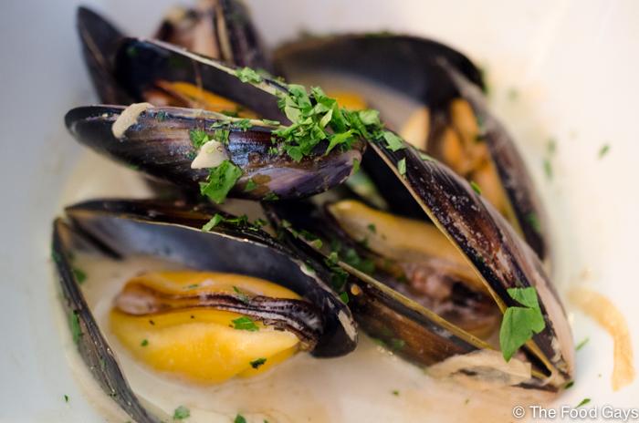 Tonight we have $5 Read Island Mussels special all evening! Choose from 3 #Oceanwise Mussels tapas on the menu
