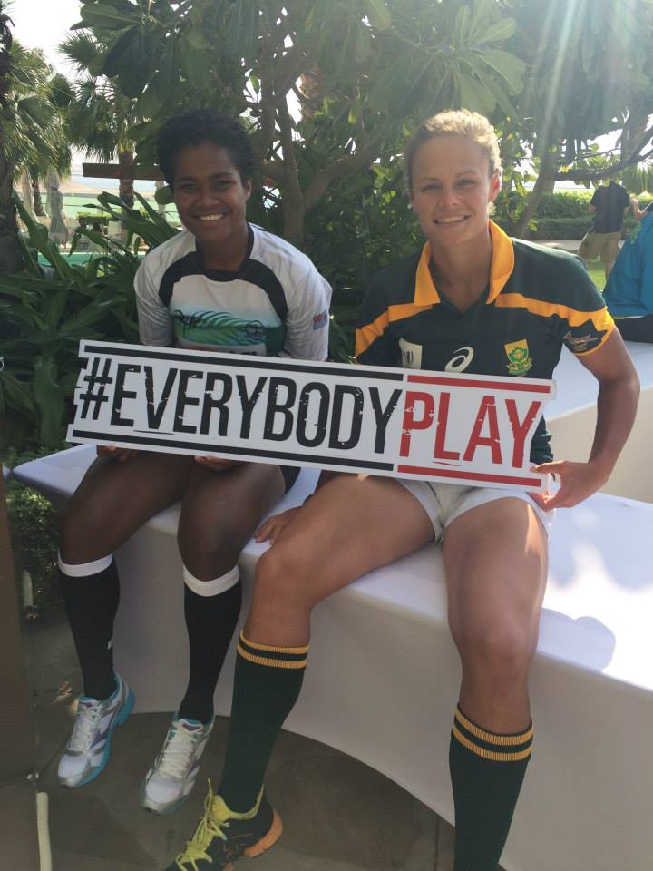 LadyBlitzBokke's tweet photo. #LadyBlitzBokke skipper @MPienaar12 (R) with @fijirugby #Fijiana 's Priscilla Siata (L) at #Dubai7s #FestivalCity http://t.co/vc2g3fY0JI