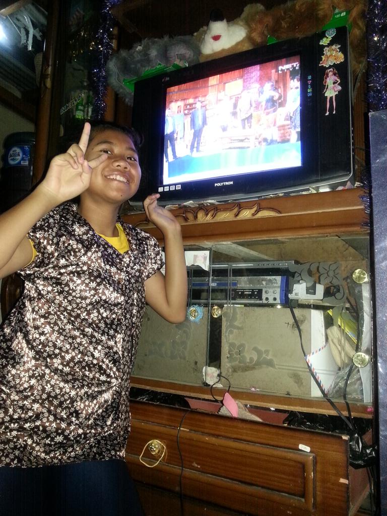 sherly_shuher's tweet photo. #IniTalkshowNETkuat yoo bandrek oo cap jahe orapopo,ini cuman serebu.
@Ini_Talkshow http://t.co/fIyUAu7Bb7