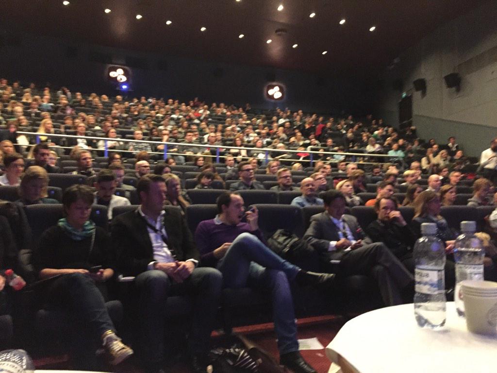 arnek's tweet photo. #8min14 stinn sal når Ingeborg Heldal foredrar. http://t.co/gcfEY4G9BY