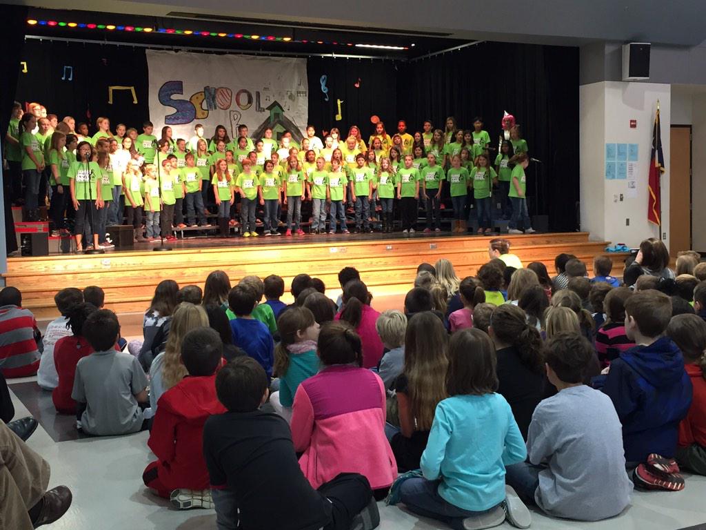 ReedTaraann1's tweet photo. Hawk chorale sharing School House Rock with their peers!! #hawkelementary #dentonchat http://t.co/N2tRwfEG9T