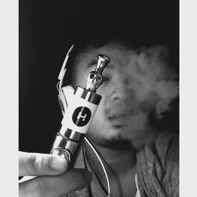 hookyshisha's tweet photo. Rejoins le Club Hooky 
#Classic #Royal #Electronic #Hookah #eChicha #Posey 
cc @VincentQueijo 
http://t.co/czXmNVeuIX http://t.co/ye6JPUCVpo