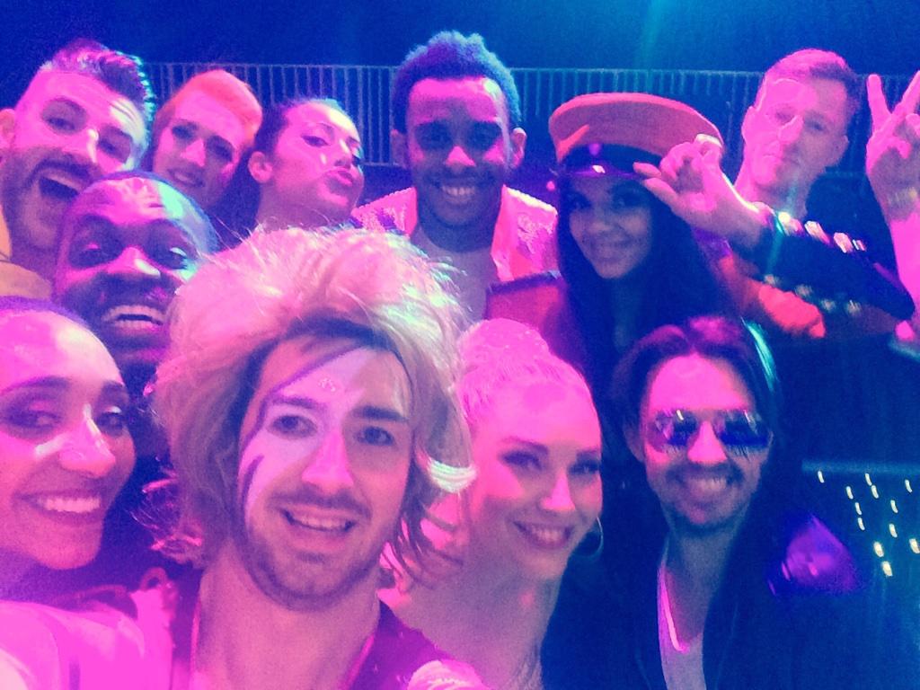 DanceMobUK's tweet photo. Loving our lookalike FLASHMOB last night at #earlscourt #77yearsoflegends #legendsselfie http://t.co/mxjwWt8wo2