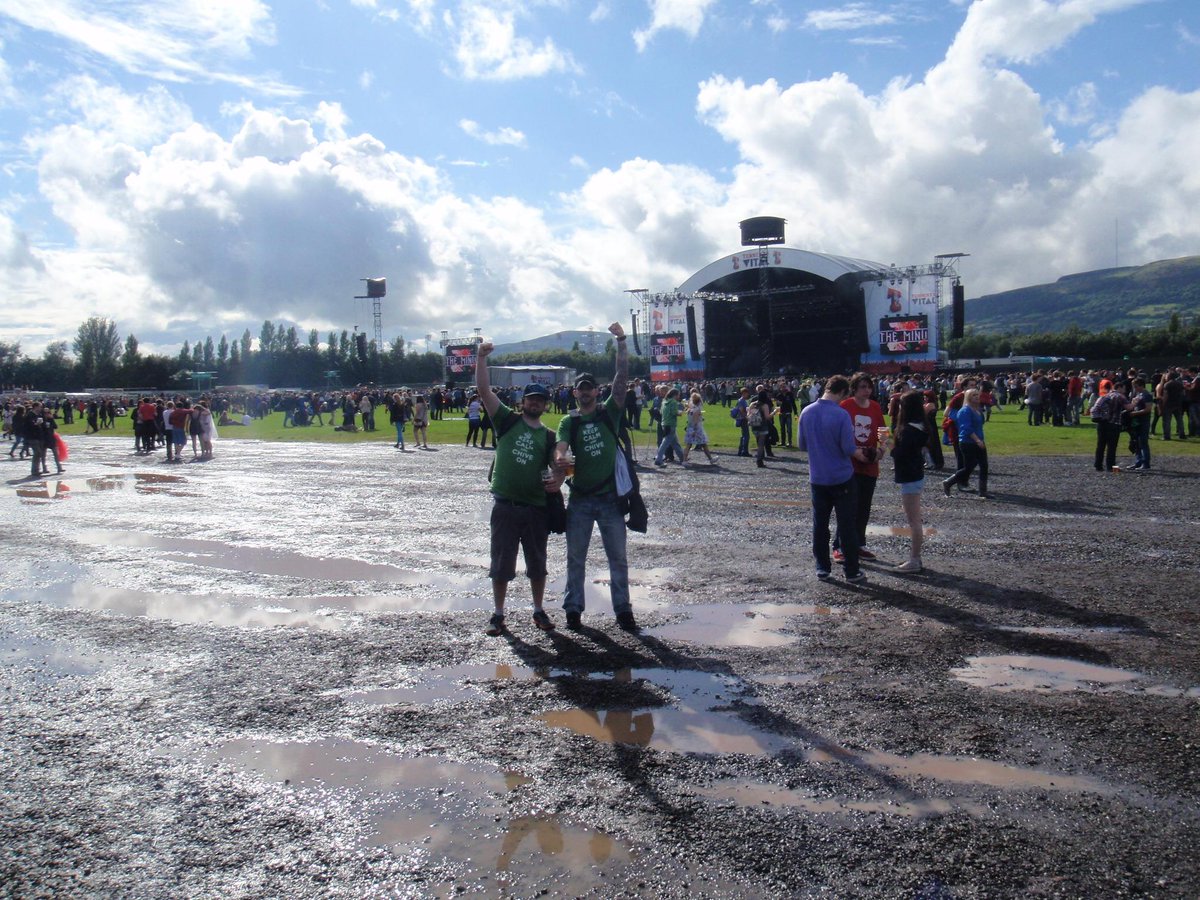 AdamPottle's tweet image. #throwbackthursday @foofighters @TheBlackKeys @truckerdiablo in Belfast. @ryfallon @theCHIVE  #tennantsvital #kcco