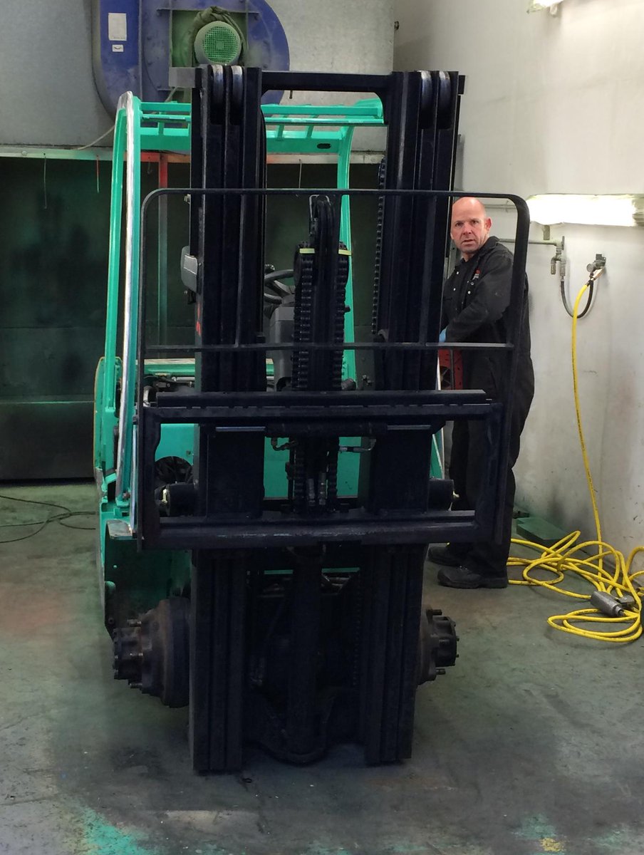AltoHandling's tweet photo. All our used equipment go through rigorous refurbishment process before they go to our customers. #lookslikenew http://t.co/7MzZLVz1MY
