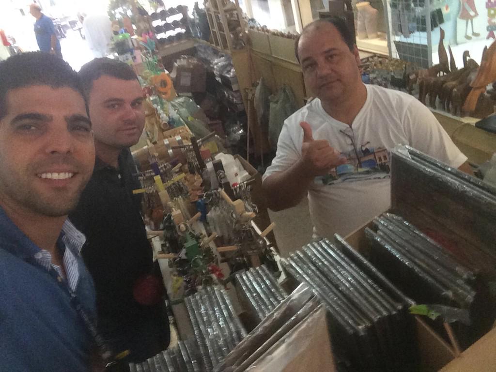 SamMCTSPi's tweet photo. Fico total capilaridade, aqui eh assim vamos na casa do cliente assinar o contrato.Pra cima deles BM 19 interior http://t.co/wju3ZUKg1H
