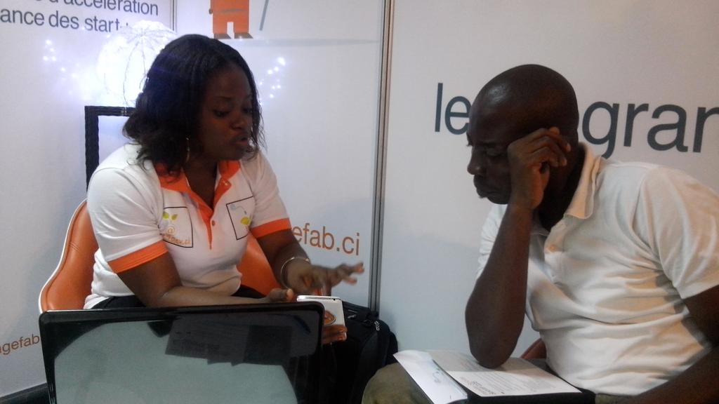 AdouBlanch's tweet photo. Ce matin à l'Universite Nangui Abrogua,une opportunité offerte au projet #lorbouor de #ICT4DEV de se faire connaitre. http://t.co/MEPllOlX4k