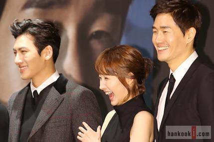 PMYaddict's tweet photo. Love these trio together ♡♥ #ChangMinJi #SeoJungHoo #ChaeYoungShin #KimMoonHo #Healer
cto http://t.co/9URBprD8zG
