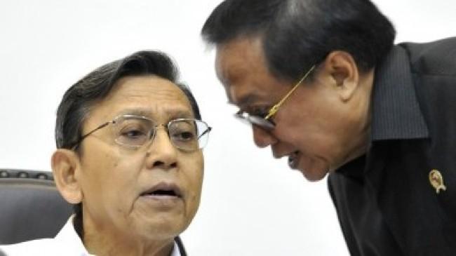 suaradotcom's tweet photo. KPK: Boediono Tersangka Kasus Century http://t.co/02Pl9HWpVL http://t.co/eu2uU7AaCM