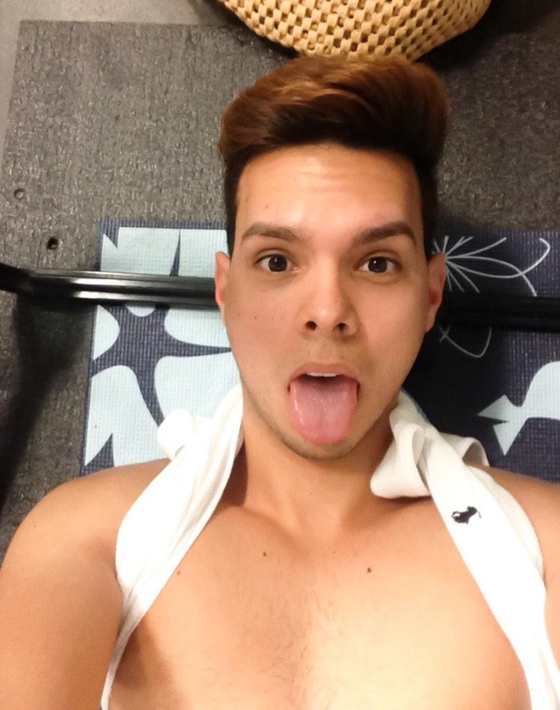 RealLouisAndre's tweet photo. Good morning !! 😁👅 http://t.co/pdwgdt4tIO