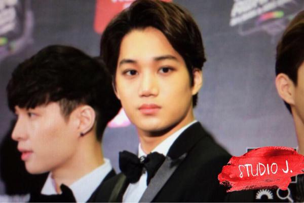 EXOKAI101's tweet photo. [Preview] 141203 KAI @ MAMA Press Conference (cr.Studio J.) น่าย้ากก หลงรักรอยยิ้ม😃 http://t.co/orQhX3gPr3