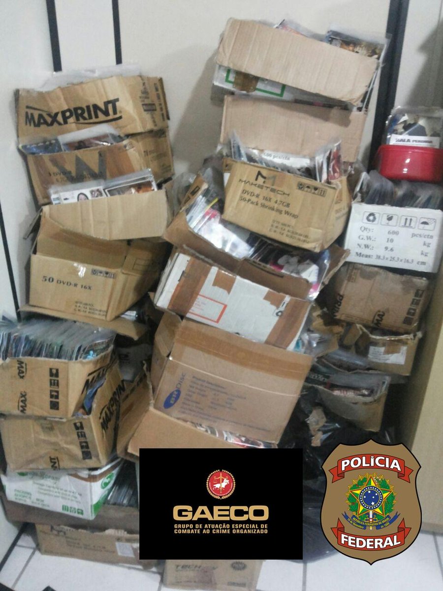 PFnoRJ's tweet photo. @PFnoRJ e @MP_RJ /Gaeco deflagram OPERAÇÃO COCITE prendendo oito policiais civis.http://t.co/GHFDmVpt8r http://t.co/FLgngBvUj7