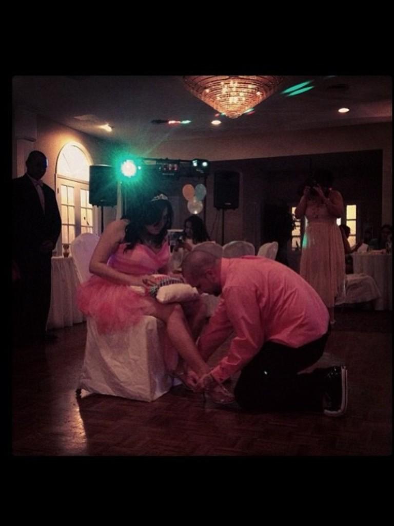 __SincerelyJ's tweet photo. Happy Birthday to my main nigga , my pops 😂💓 #HeGettingOld http://t.co/WClKQIBcMg
