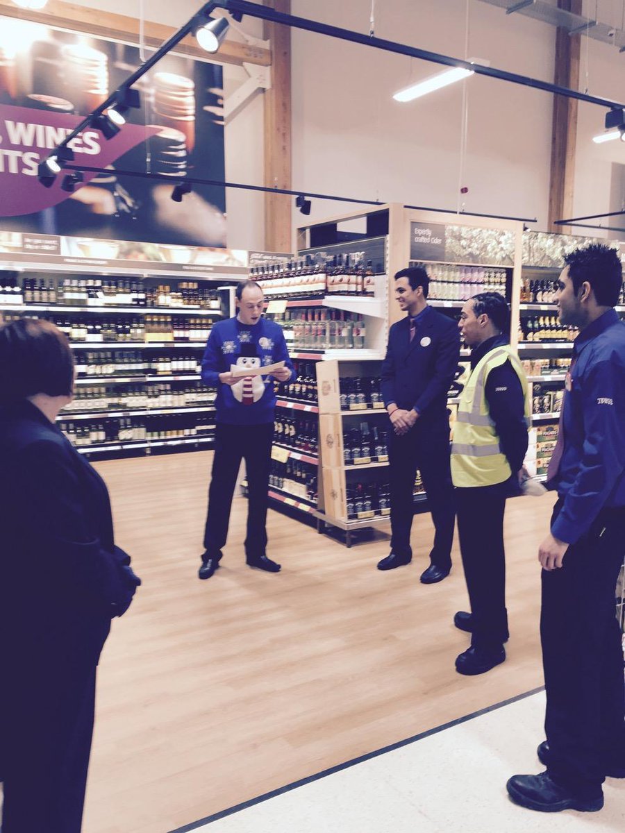 Stephenmcgirr1's tweet photo. Dave doing the what matters to you Huddle on shop floor!
#toolstodothejob. http://t.co/lEUmA9NcJZ