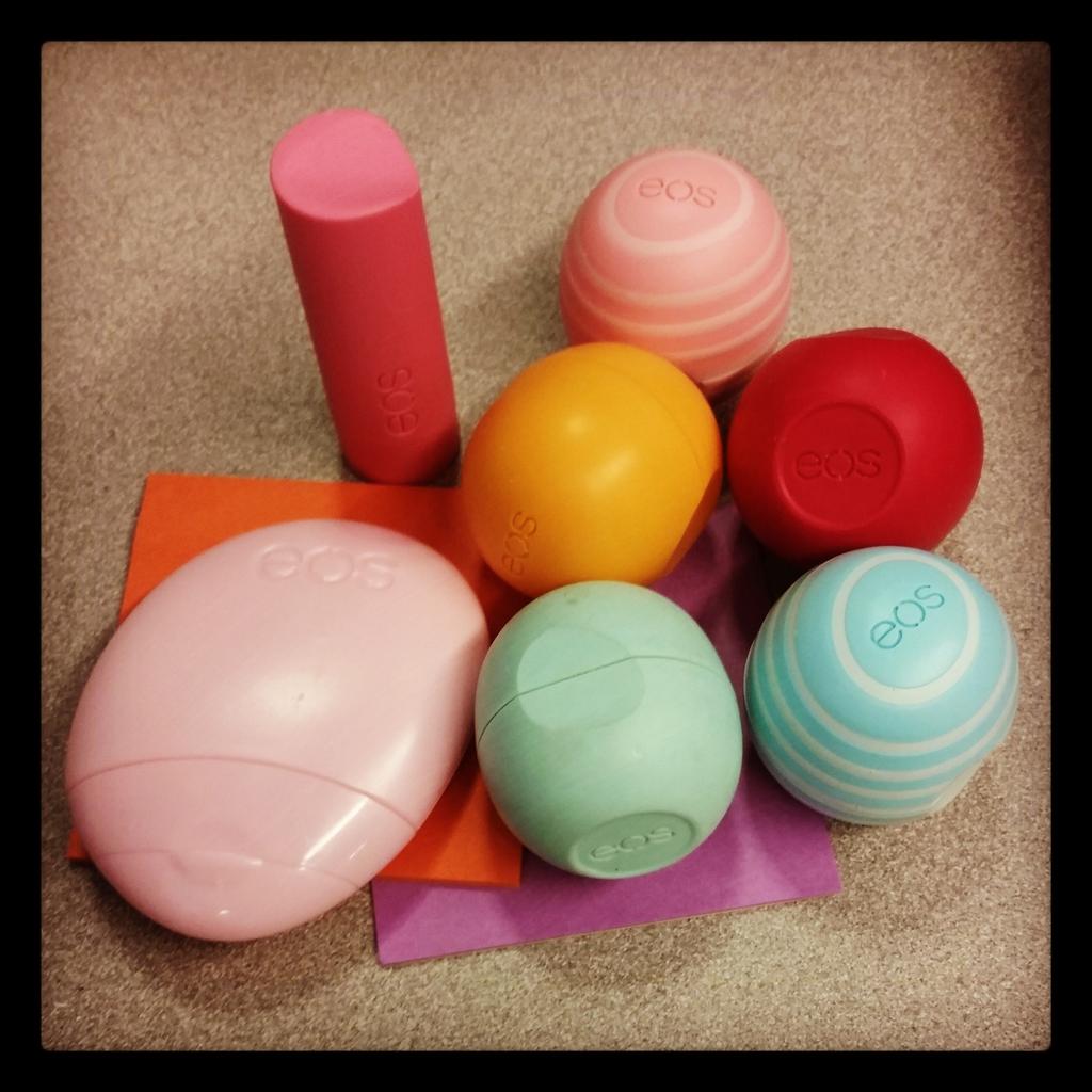 eisenjj's tweet photo. Nope...I definitely do not have an @eos lip balm issue!! None at all!! #lipbalmaddict #mydesk #nochappedlipshere http://t.co/OqBZLIuE1R