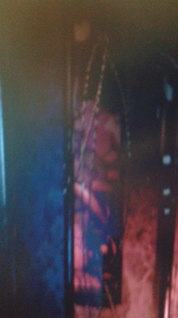 SolusBladePlays's tweet photo. Who the fuck is in my window?  Mangle?  But it's fnaf 1! Not 2! Wtf? http://t.co/OQW8p7cjQe