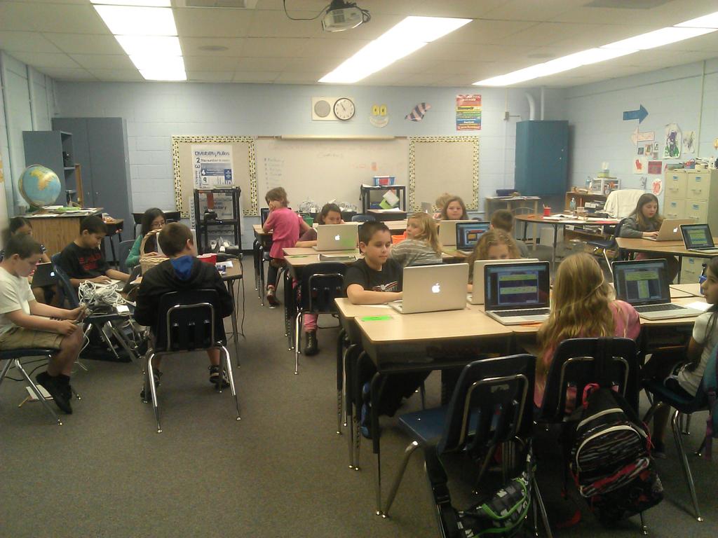 HES_mshorn's tweet photo. First day with laptops. Working on our math http://t.co/FfZdfODjbo
