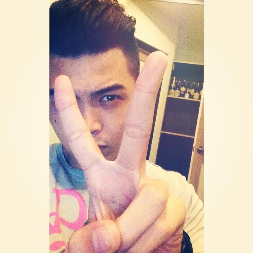 imdarylong's tweet photo. Voice out for peace love and music! Goodnight guys! ✌️ http://t.co/czWvsm5P9j