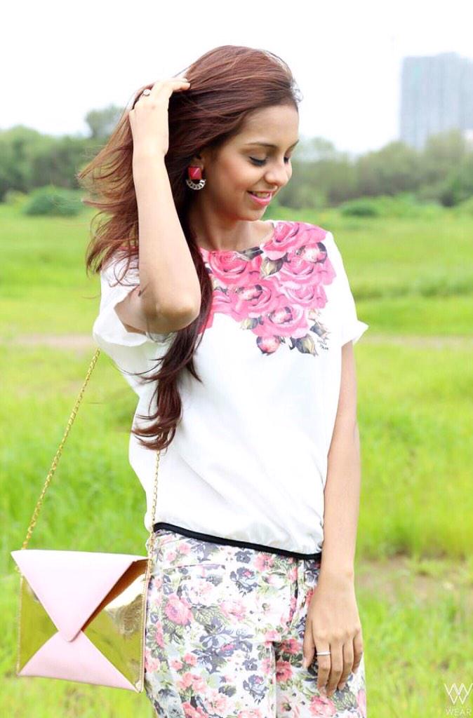 What_When_Wear's tweet photo. #TBT - Floral OOTD | All outfit deets on the blog: http://t.co/6qHUlvXtrC #WWWShop http://t.co/HUASpfSm5G