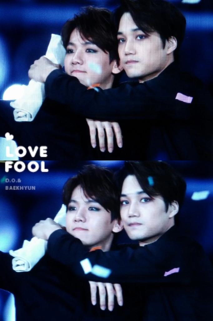 EXOKAI101's tweet photo. [PREVIEW] 141203 BAEKHYUN KAI AT #2014MAMA
©LOVE FOOL
น้องโอบฮยองไว้ด้วย~ ♡ http://t.co/HRFKo1UeCN