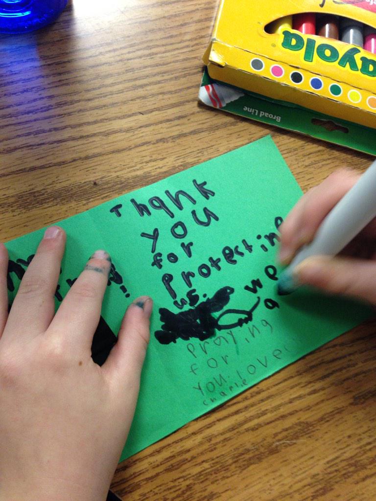 SchellerKinders's tweet photo. Sharing Jesus' love with the troops who protect us. #ilssc #littlemissionaries http://t.co/UIrpgOFTFe