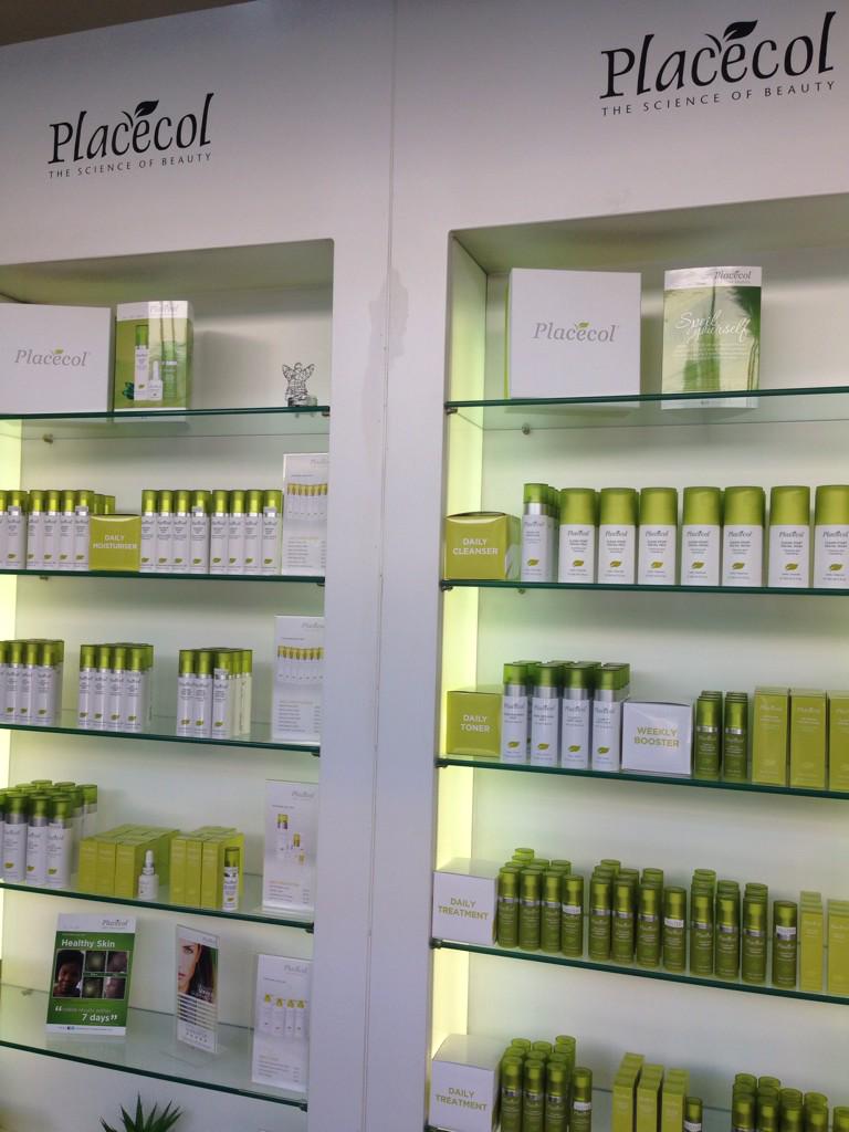 marelivaneeden's tweet photo. Die nuwe produkte #ProjectButterflies #FreshPeek is nou beskikbaar! Julle sal dit love π Ek doen!!!! @Placecolsa http://t.co/8pSY1JBSDb