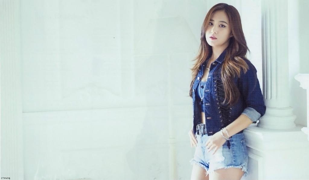 Happy Birthday to my ultimate bias KWON YURI ...  I LOVE YOU!      