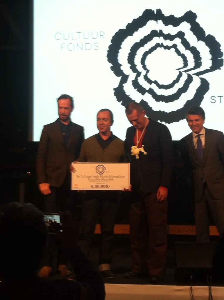 PRESTAGEMAG's tweet photo. Winner of the 5th #Modestipendium, prins Bernard cultuurfonds YOU AS ME ME AS YOU, congratulations!!! http://t.co/W8vxfnh9MN