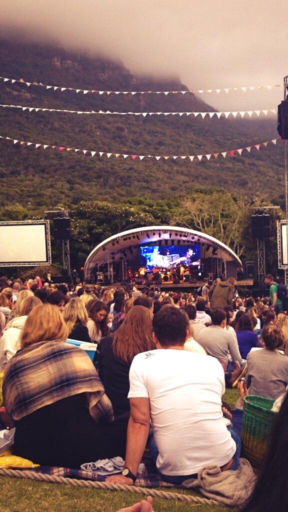 catmas17's tweet photo. Kirstenbosch for the Lumineers! #summersunsetconcerts #thelumineers #thevibe with @CandiceMorriso3 http://t.co/axa75P4FBS