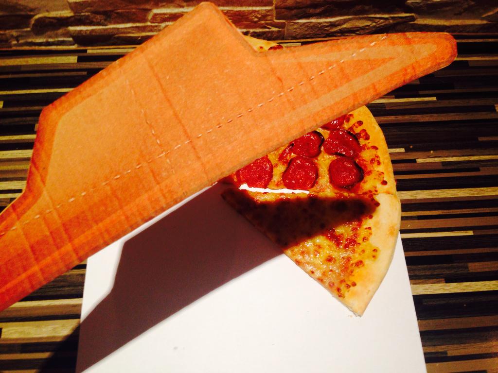 KSA_Celebration's tweet photo. @PizzaHut_Saudi فيه أحسن من كذا #بيتزا_ميّا صورة خاصة من الإحتفالات السعودية http://t.co/yy4yNLrIz2