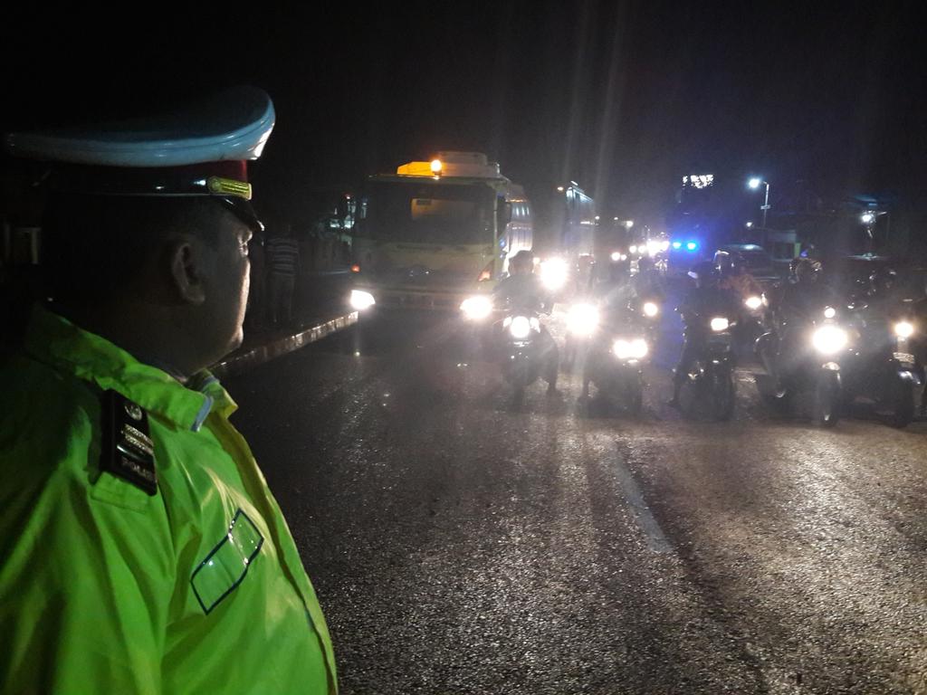 00:26 Satlantas Polres Pemalang &amp; Bina Marga Kemen Pupera buka Jembatan Comal Pemalang,  <a href="/DeLouiElshinta/">DeLoui</a>