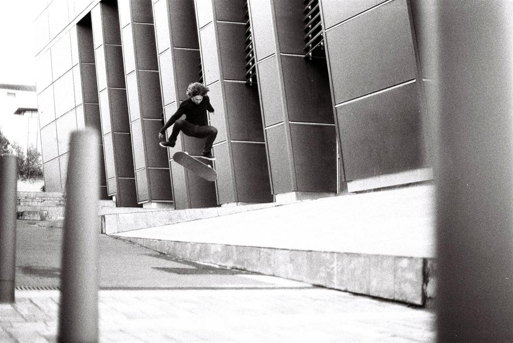 F_Amigorena's tweet photo. +1 RT @surferrulemag: #Biarritz with Charles Collet
Charles skates in #TheTaurus http://t.co/ixY0bbUrrh