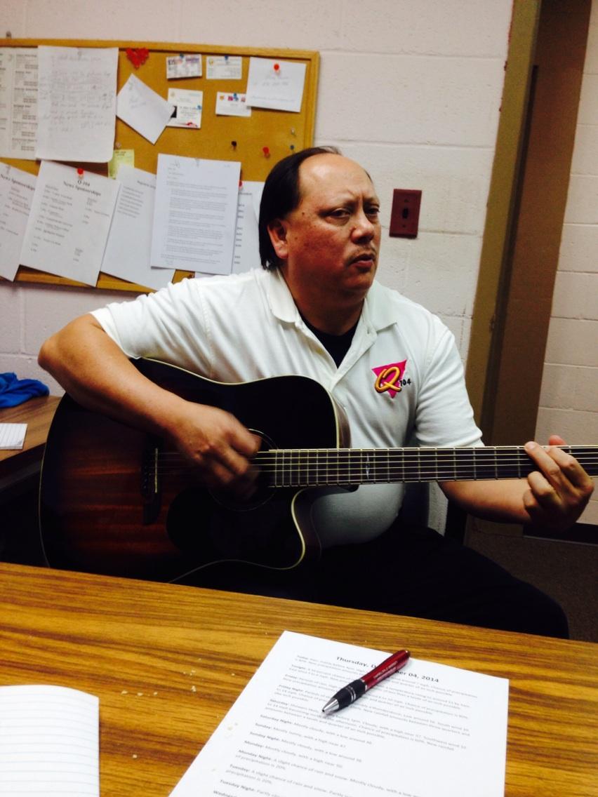 KCountry1057's tweet photo. Kcountrys own Bill Sanders jamming in the office http://t.co/MBhaRb0cbU