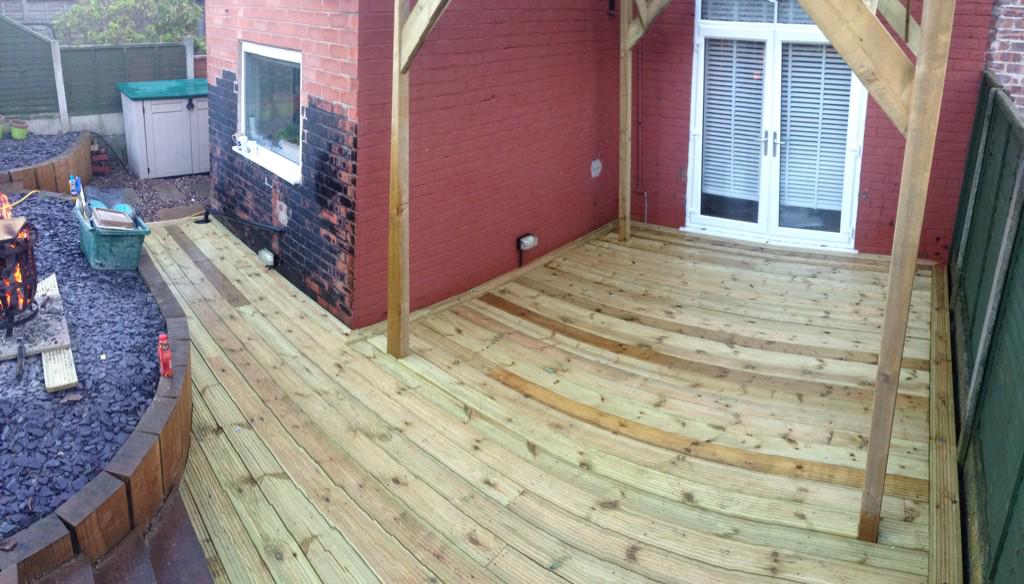 Cold week but a Great week so far from the lads. 
Nice decking with built in LED's &amp; pergola built from scratch