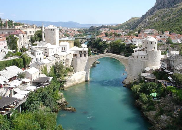 destinosincre's tweet photo. Mostar, Bosnia - Herzegovina

Una ciudad famosa por su puente del siglo XVI y sus mezquitas. 

Te gustaria visitarla? http://t.co/uHnIwDUiA1