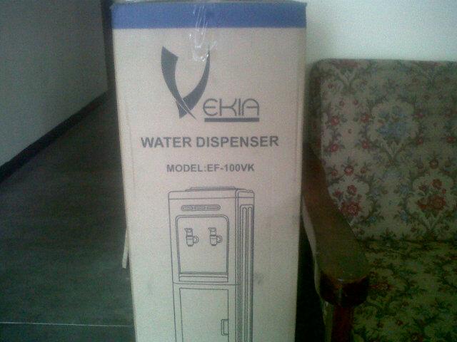 ferchoadarme's tweet photo. @AquiVENDO dispensador de agua fria y caliente , de paquete, inf : por este medio http://t.co/B5oYvrRRa6