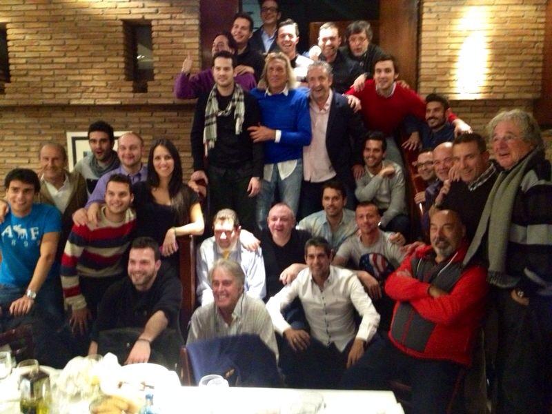 jpedrerol's tweet photo. Tal día como hoy hace un año y a estas horas estábamos en la calle. #ElChiringuitoSomosTodos http://t.co/kHubQo6n2C