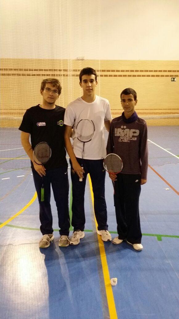 RubenBL3's tweet photo. 1er CLASIFICADO DE BADMINTON, FASE LOCAL :) http://t.co/tBJYVaRIBn