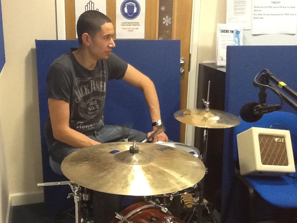TheChesterFlip's tweet photo. Sparrowhawks are currently sound checking. Live set coming up on 90.2 #FROSTFM or http://t.co/TFcXkrrWKz http://t.co/cg6R8OhucE