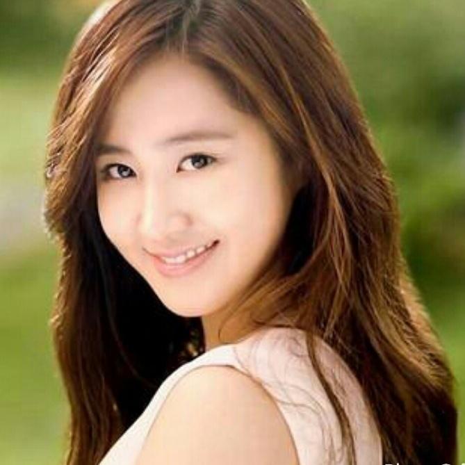 Happy Birthday Kwon Yuri! SNSDs dorky Black Pearl! 
