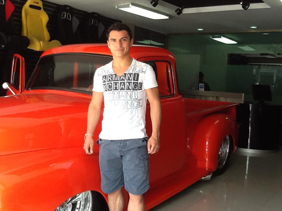 VESTIAUTO_1's tweet photo. VESTIAUTO, AGRADECE LA PREFERENCIA. 
RECORDANDO A UNA GRAN  CELEBRIDAD EN NUESTRAS INSTALACIONES.
@yahel_castillo http://t.co/r0MG8GcQUS