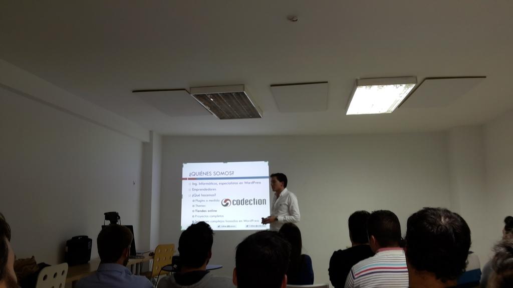 coSfera's tweet image. RT @imalrod: Comienza la charla de @fjcarazo en #bbodb @coSfera @betabeersODB @codection