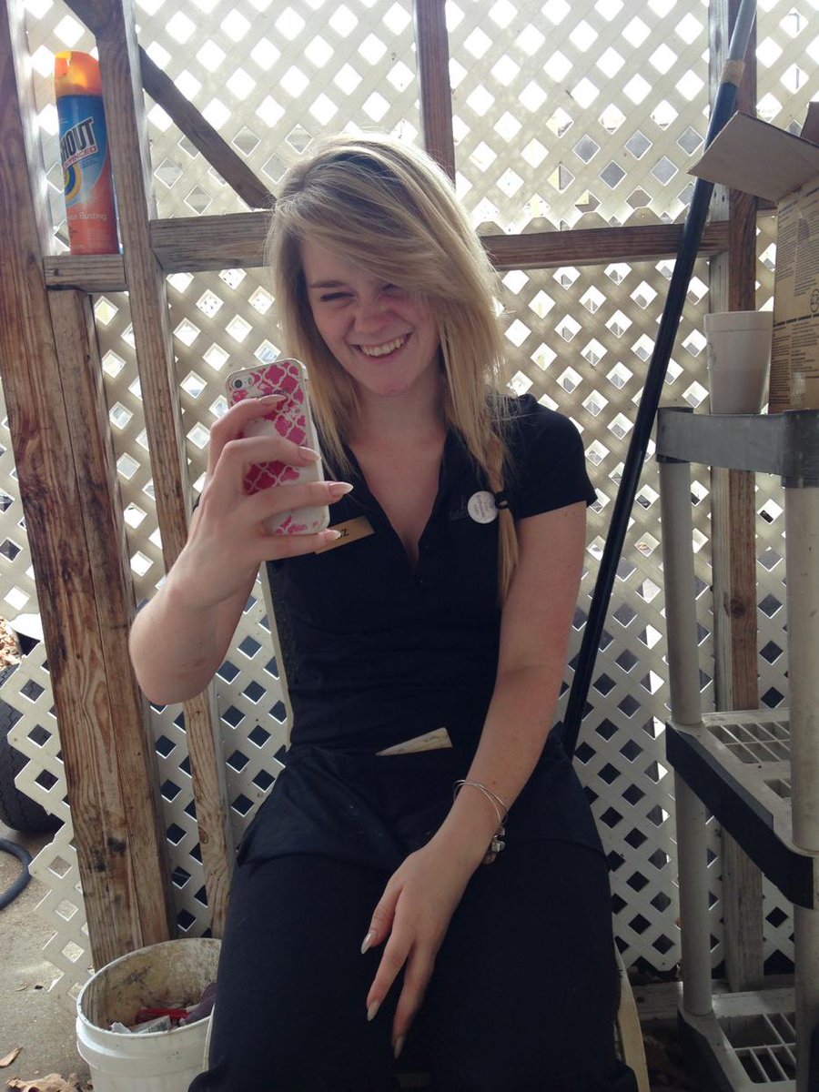 drogado92's tweet photo. @wolfeliz is the selfie queen! http://t.co/eCdp45u5WD
