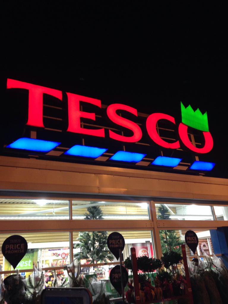 MissKAMason's tweet photo. Eeeeek!! Look what's arrived at Market Deeping! #TheGreenHat🎄⛄️❄️@martinsreece @dancarter1988 @r8chjones @JenAllmond http://t.co/fI7LomcTdb