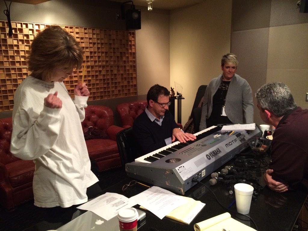 RobertSmithGtr's tweet photo. In the studio today with Garry Jones, @stevenplacey @KennaTurnerWest and Holly Turner http://t.co/vA3yPZalPh