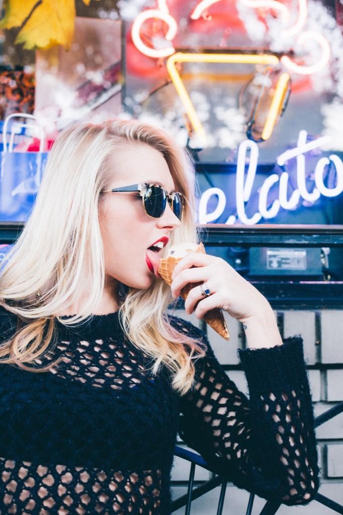 theoliviaraex's tweet image. A shot from when @VagablondesBlog got published with @localwolves // photo by Graham Oakley. 😊💕